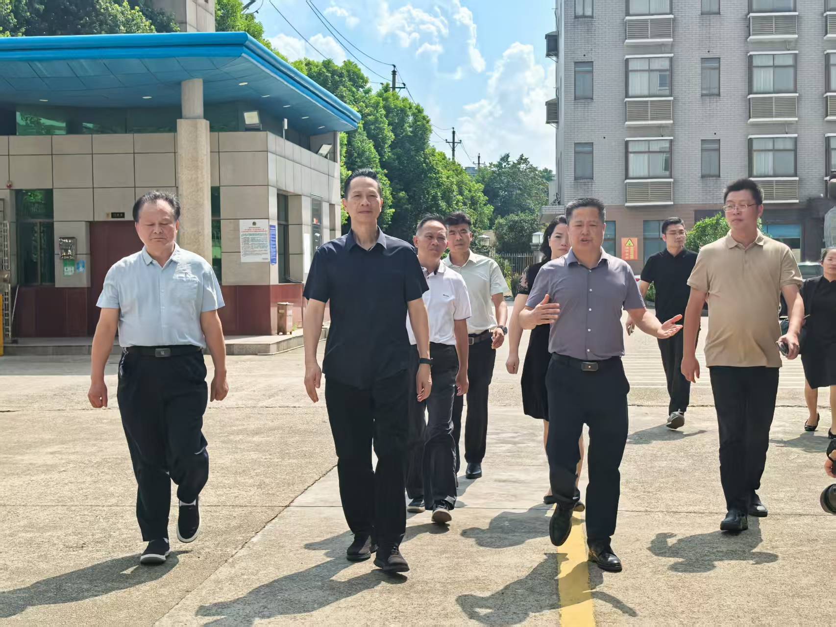 閩湘茶業(yè)交流共促產(chǎn)業(yè)發(fā)展——海峽兩岸茶業(yè)交流協(xié)會(huì)林鐘樂會(huì)長一行考察益陽茶廠